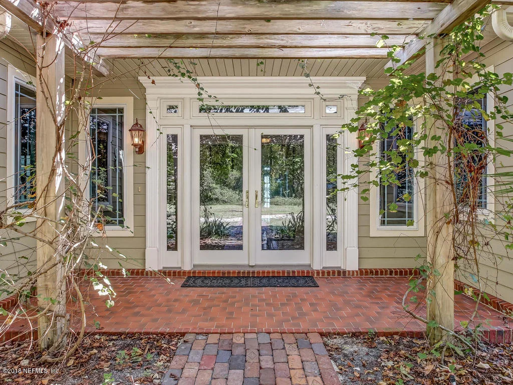 Photo of 595 W RIVER Road