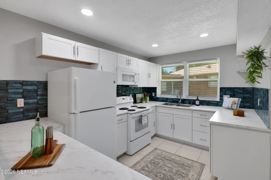 Photo of 5368 ROYCE Avenue