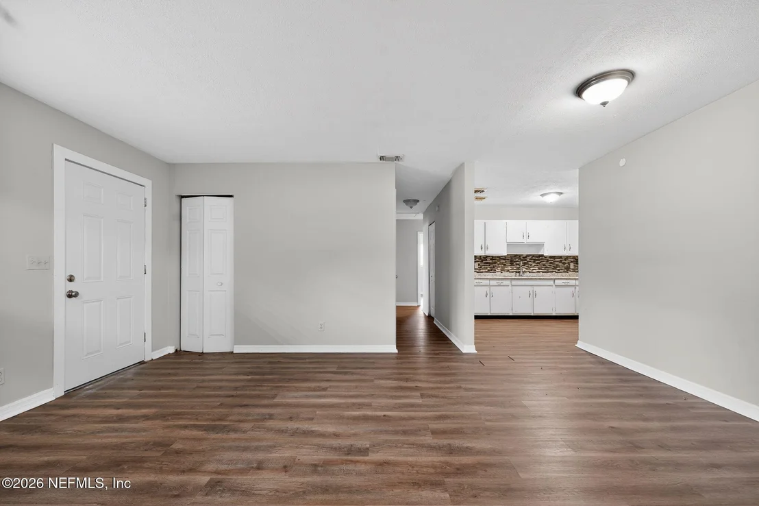 Photo of 8609 OAK LEAF Road