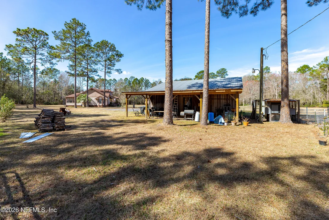 Photo of 8404 NESBITT Road