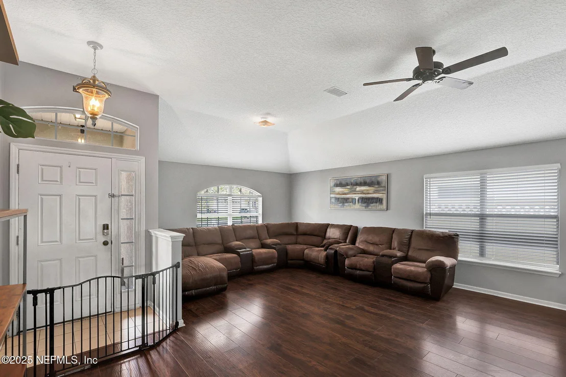 Photo of 1709 WINDOVER Place