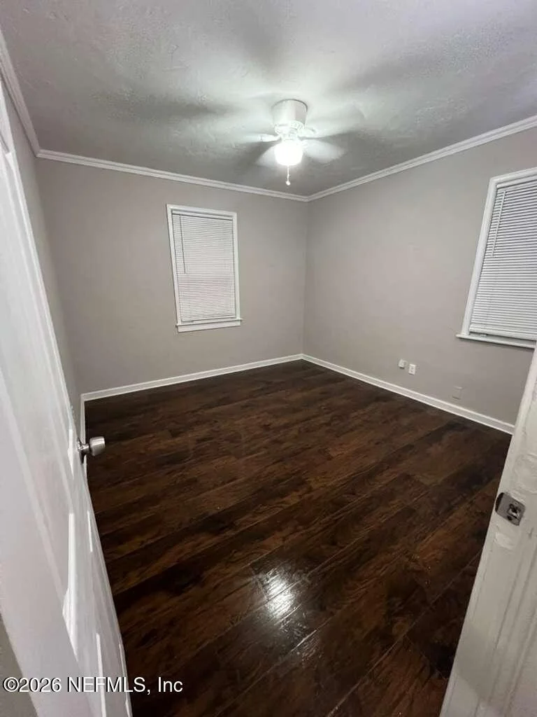 Photo of 862 BUNKER HILL Boulevard