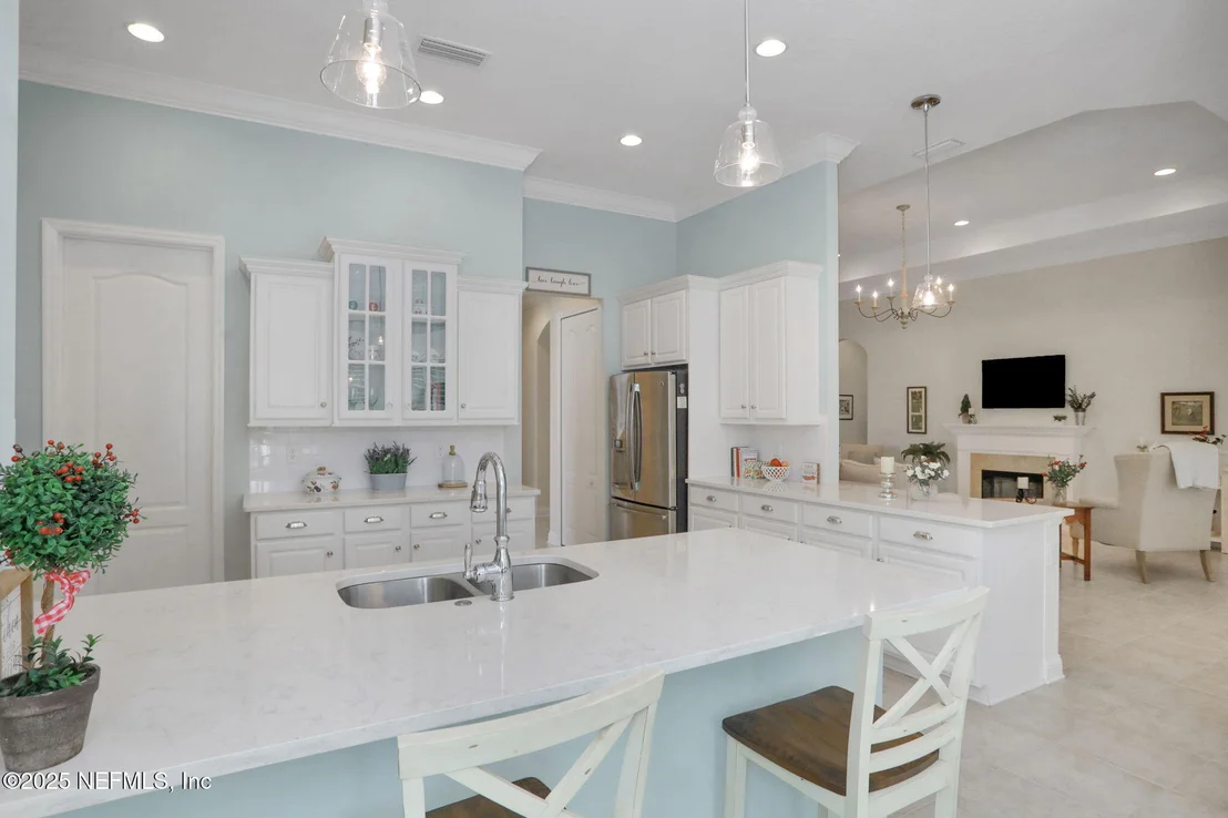 Photo of 1624 SUGAR LOAF Lane