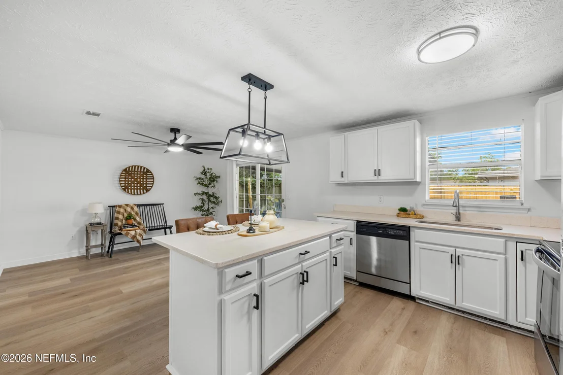 Photo of 1512 MESA Drive
