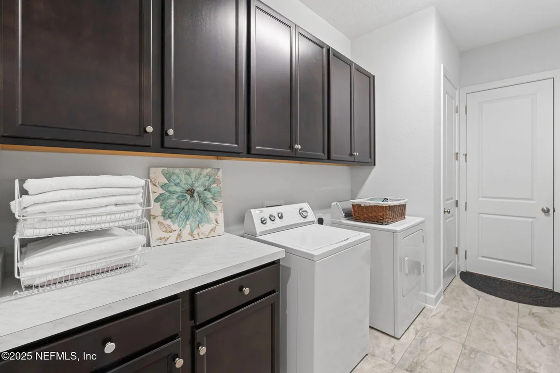 Photo of 63 BRADDOCK Court