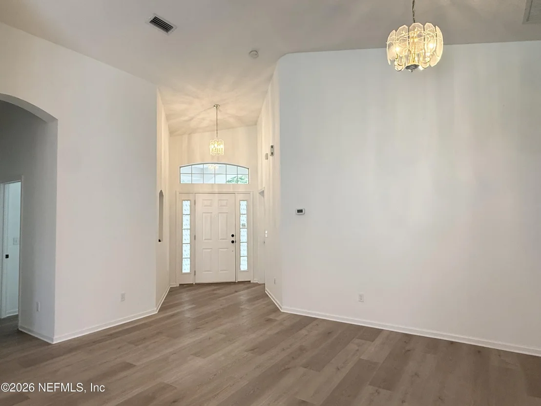 Photo of 200 NOTTINGHAM Drive W