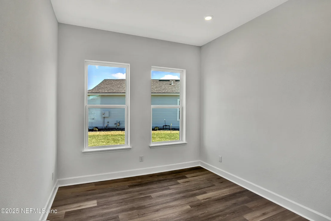 Photo of 121 BEES KNEES Way