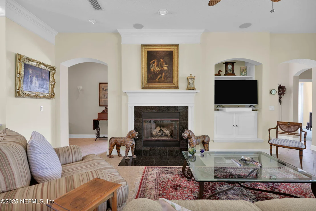 Photo of 159 LA MESA Drive