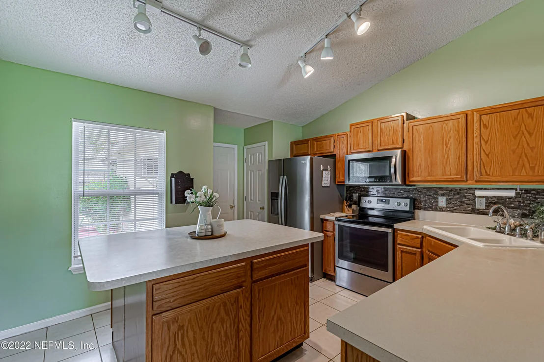 Photo of 1630 FARM WAY Way