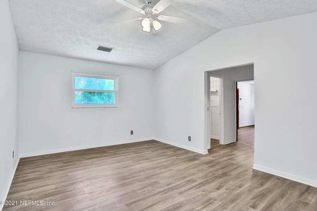 Photo of 141 HOLLYWOOD FOREST Drive