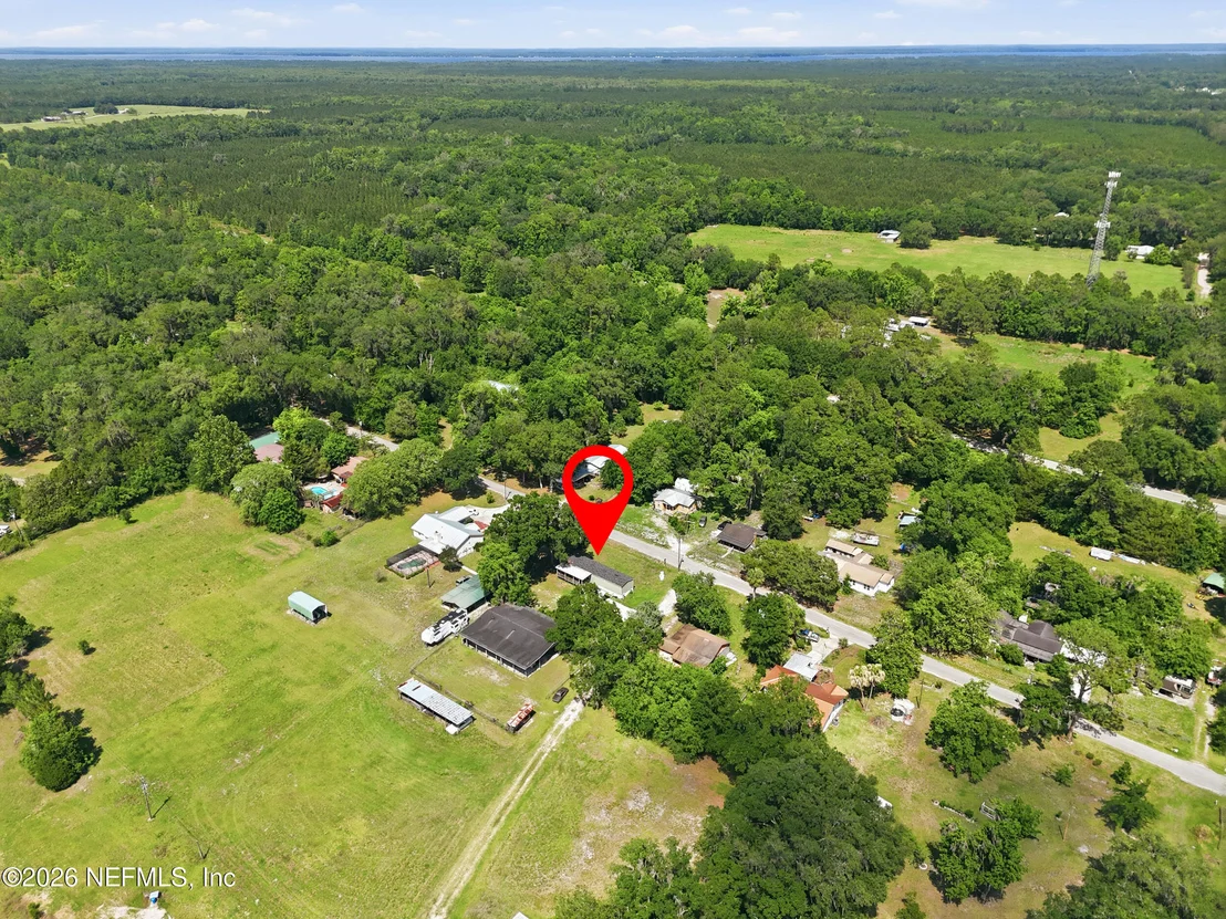 Photo of 100 BOSTWICK Lane