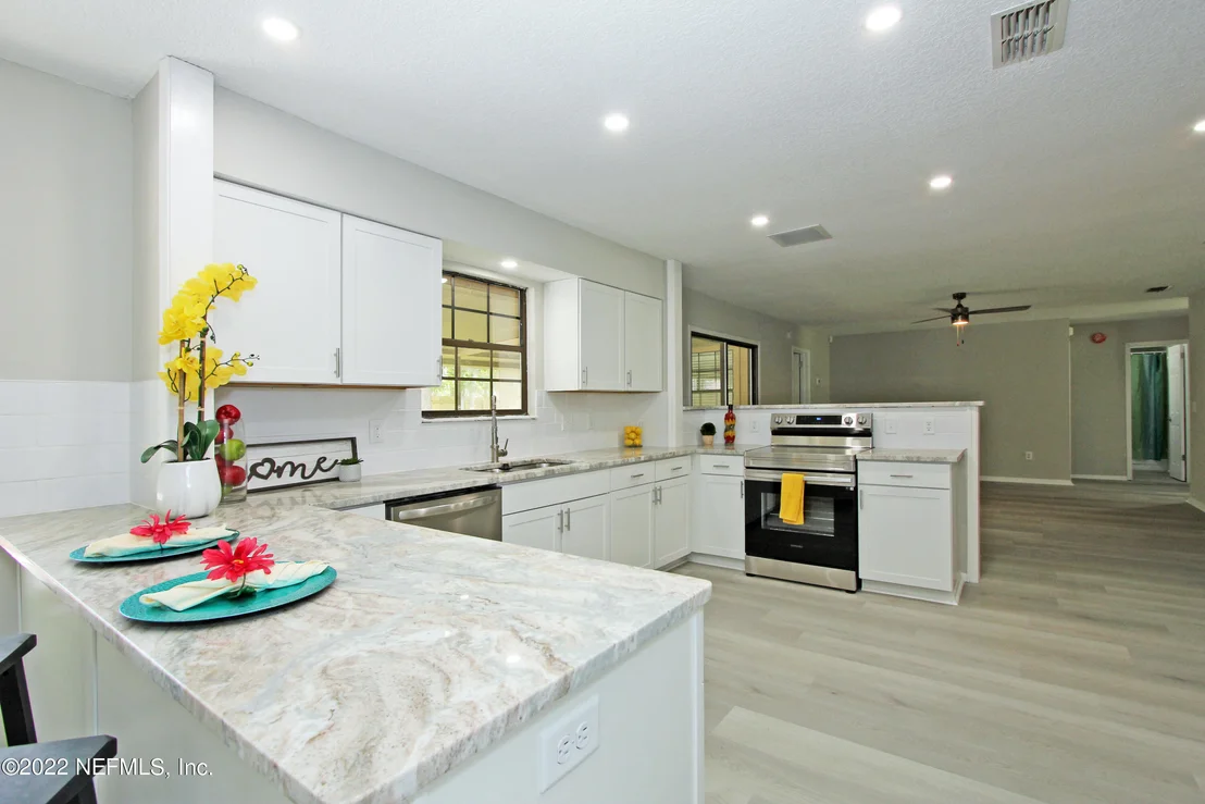 Photo of 8147 WEYBRIDGE Drive