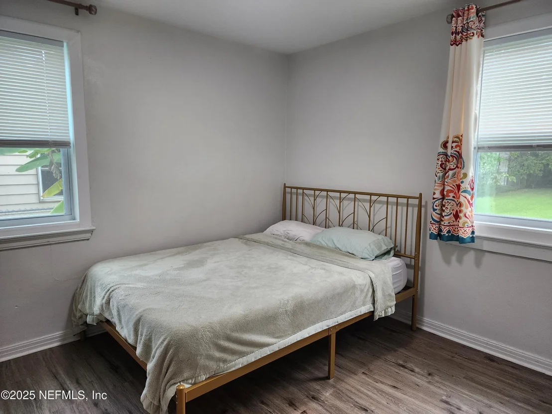 Photo of 946 HURON Street