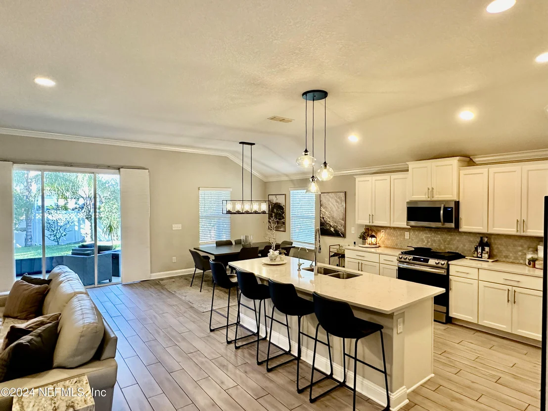 Photo of 1135 SHETLAND Drive