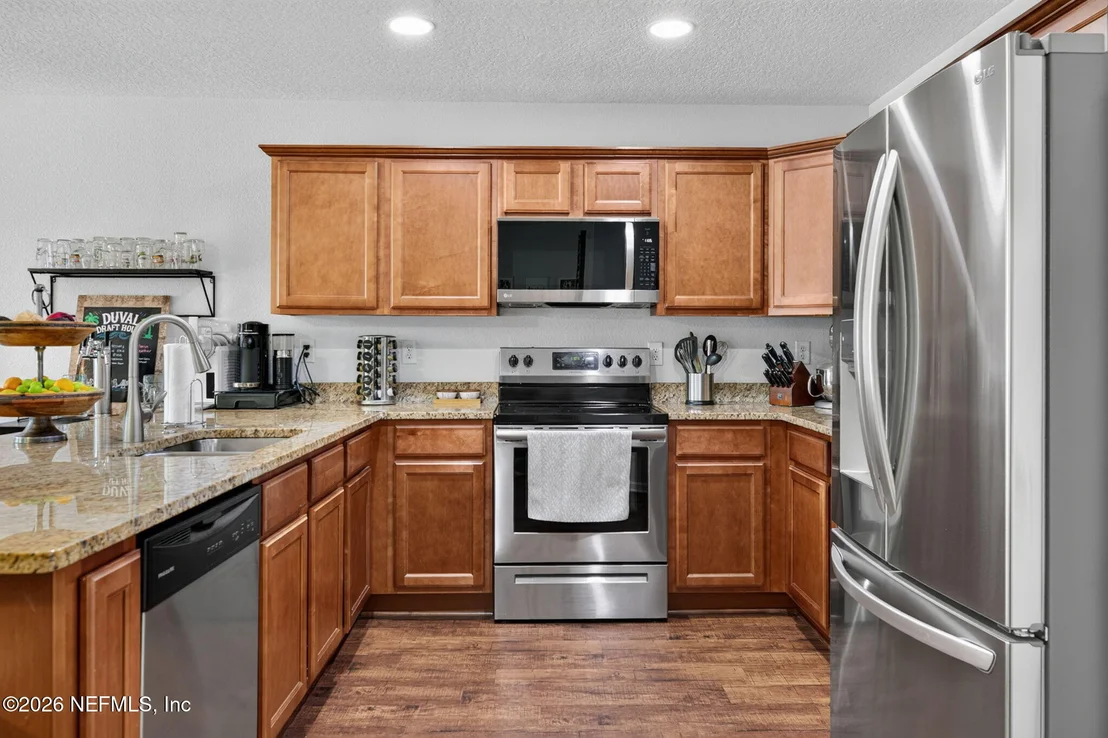 Photo of 6983 LORIS Lane