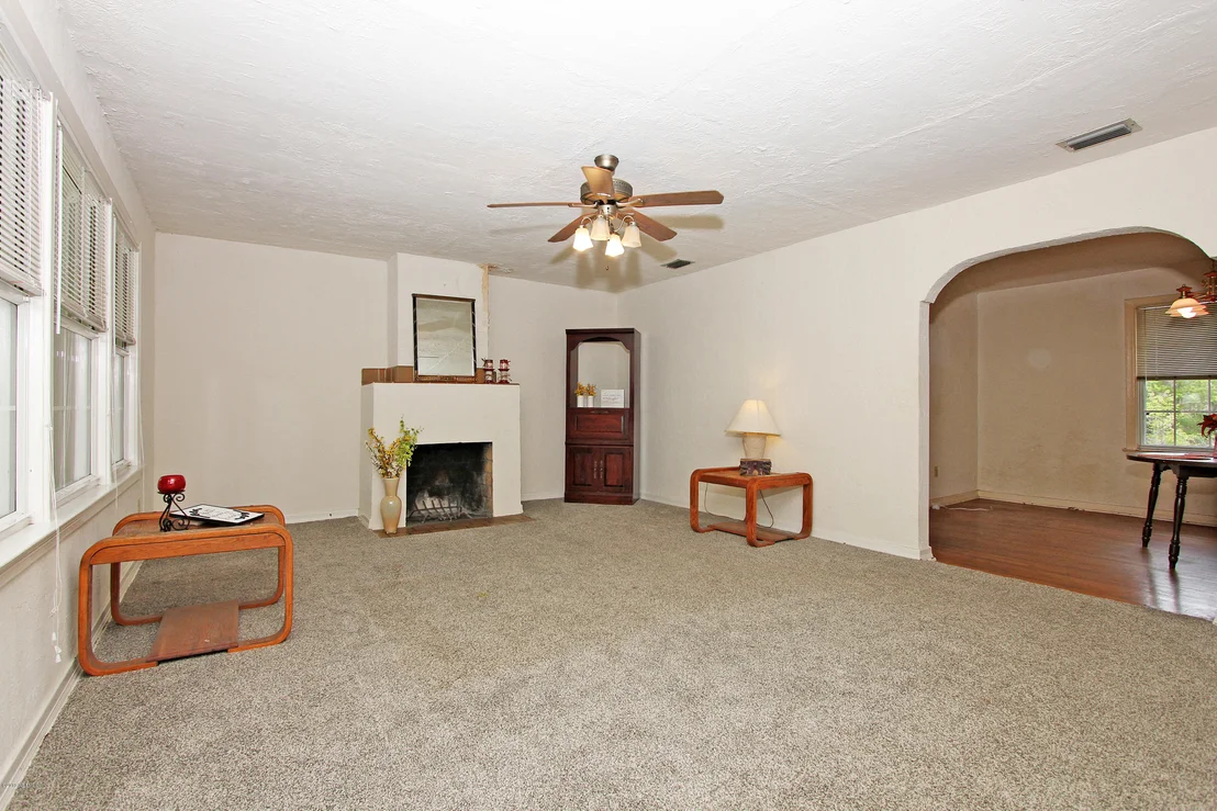 Photo of 2343 HILLTOP Boulevard
