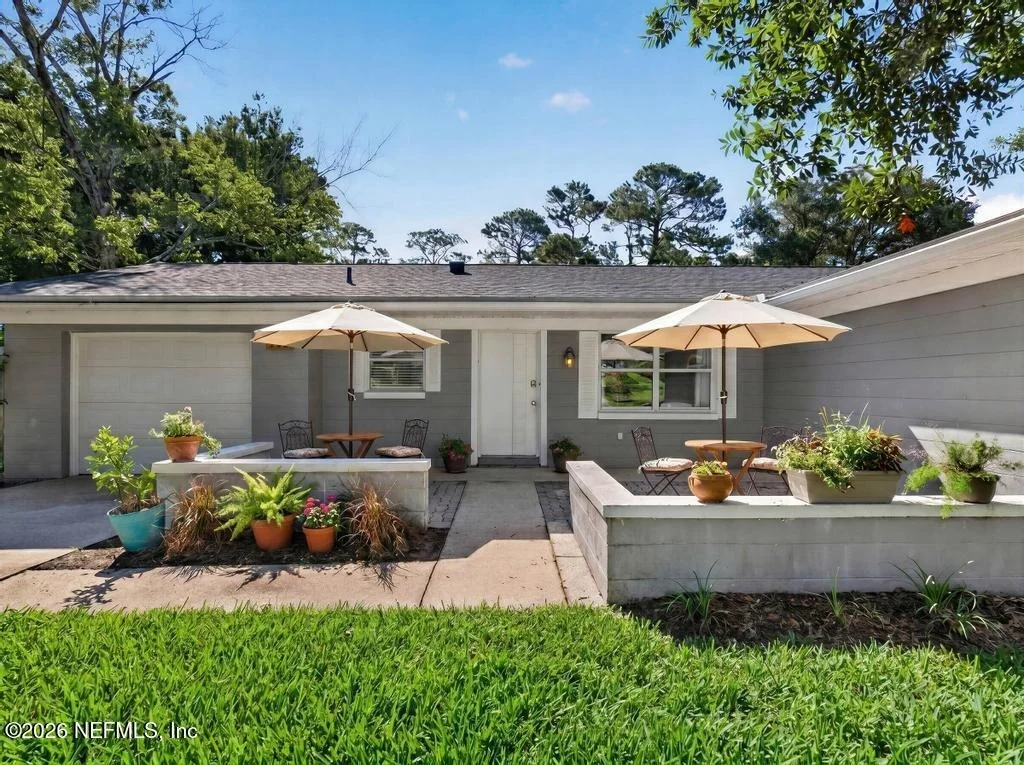 Photo of 474 CASUARINA Circle