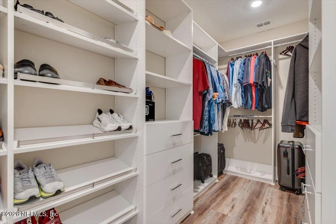 Photo of 472 GLORIETA Drive