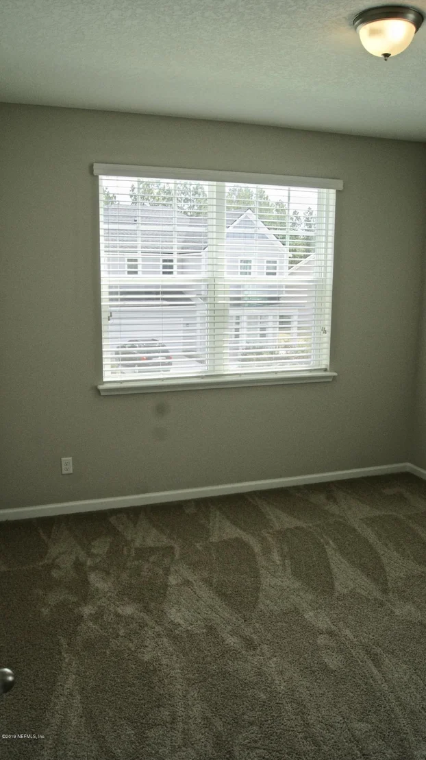 Photo of 297 HUTCHINSON Lane