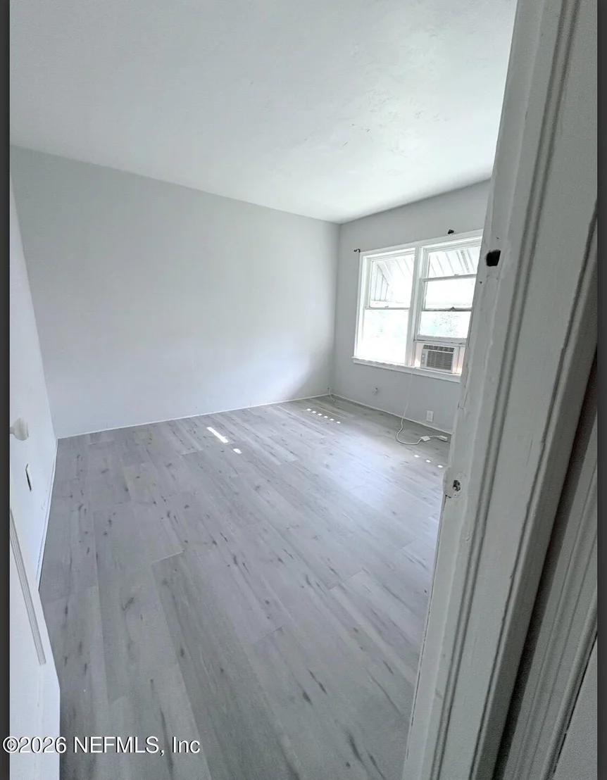 Photo of 1931 LAMBERT Street