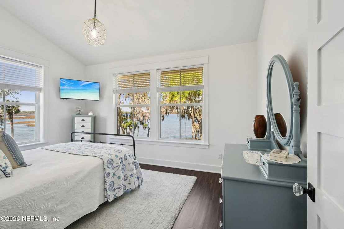 Photo of Unit 17 at 5577 HECKSCHER Drive