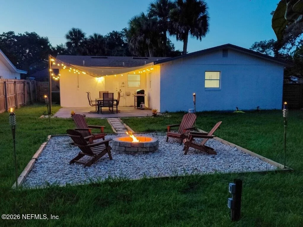 Photo of 217 CARVER Street W