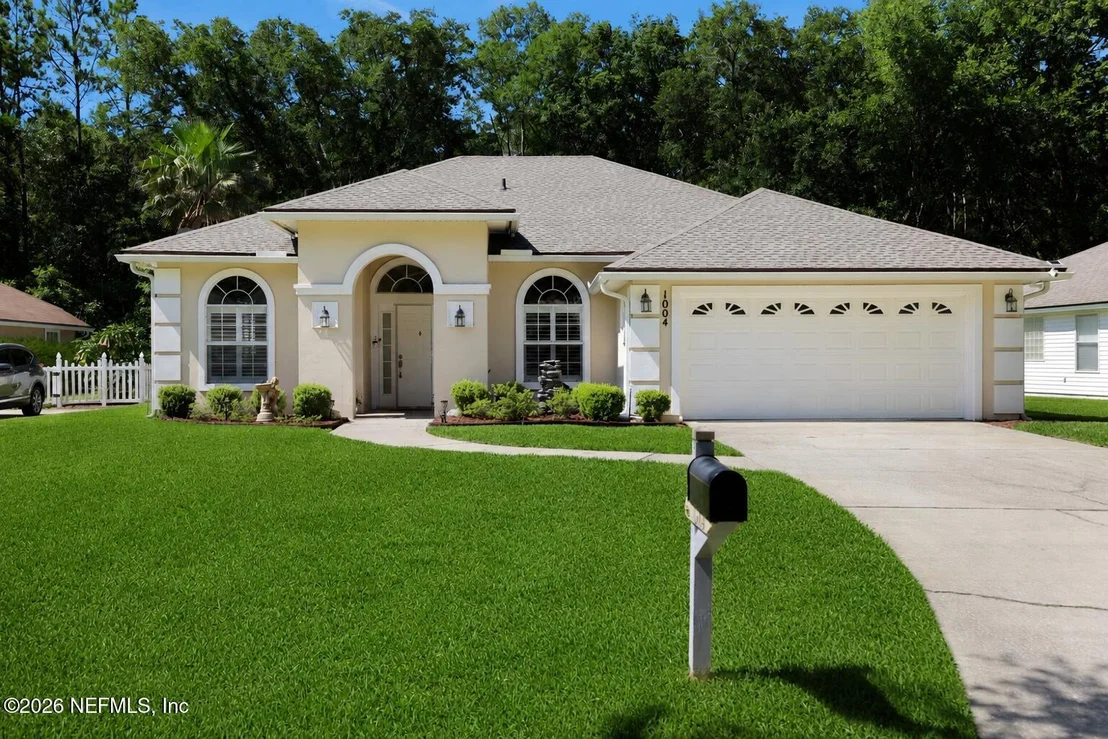 Photo of 1004 FLORA PARKE Drive