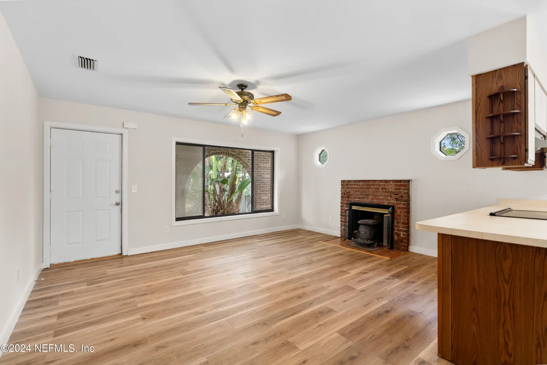 Photo of 4577 FIFTH Avenue