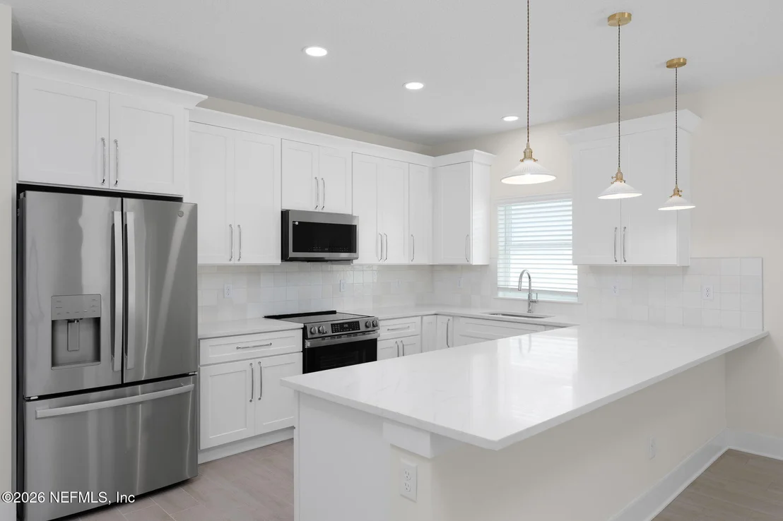Photo of 882 W 4TH Street