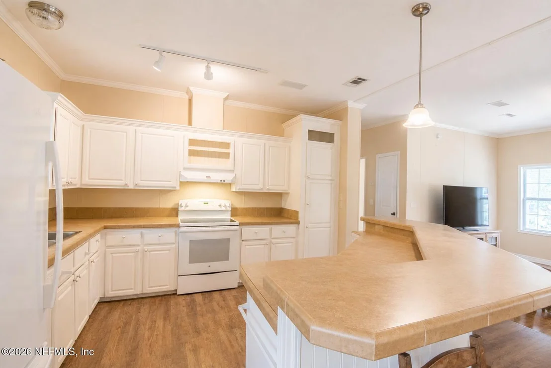 Photo of 123 FOLKLORE Drive