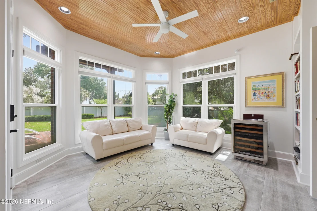 Photo of 2656 BEAUCLERC Road
