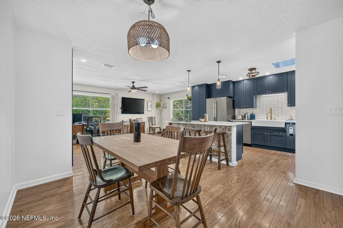 Photo of 829 RITA Circle