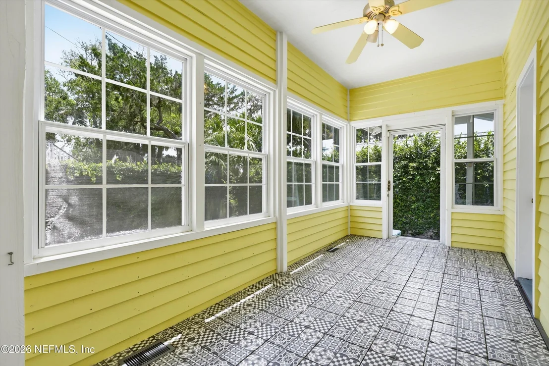 Photo of 348 CHARLOTTE Street