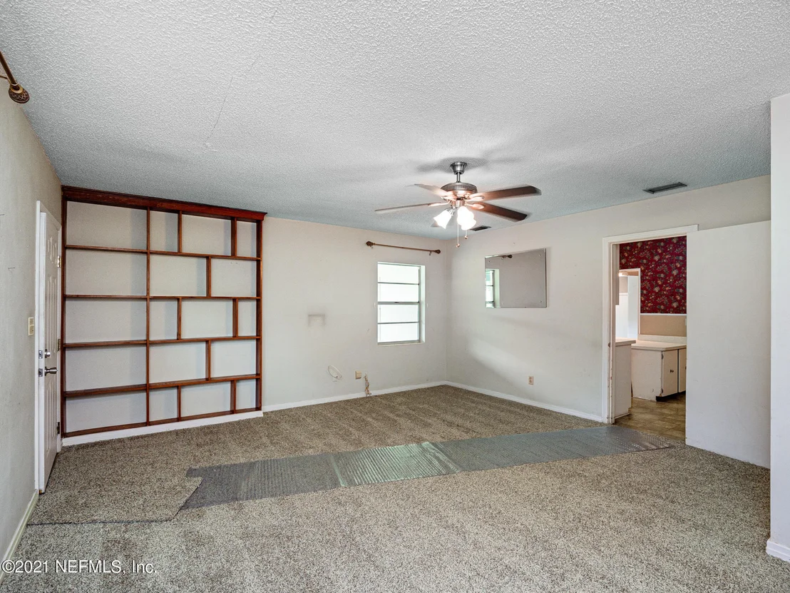 Photo of 9738 DOOLITTLE Road