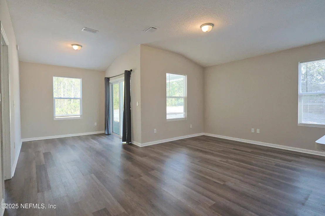 Photo of 52 PEPPERMINT Avenue