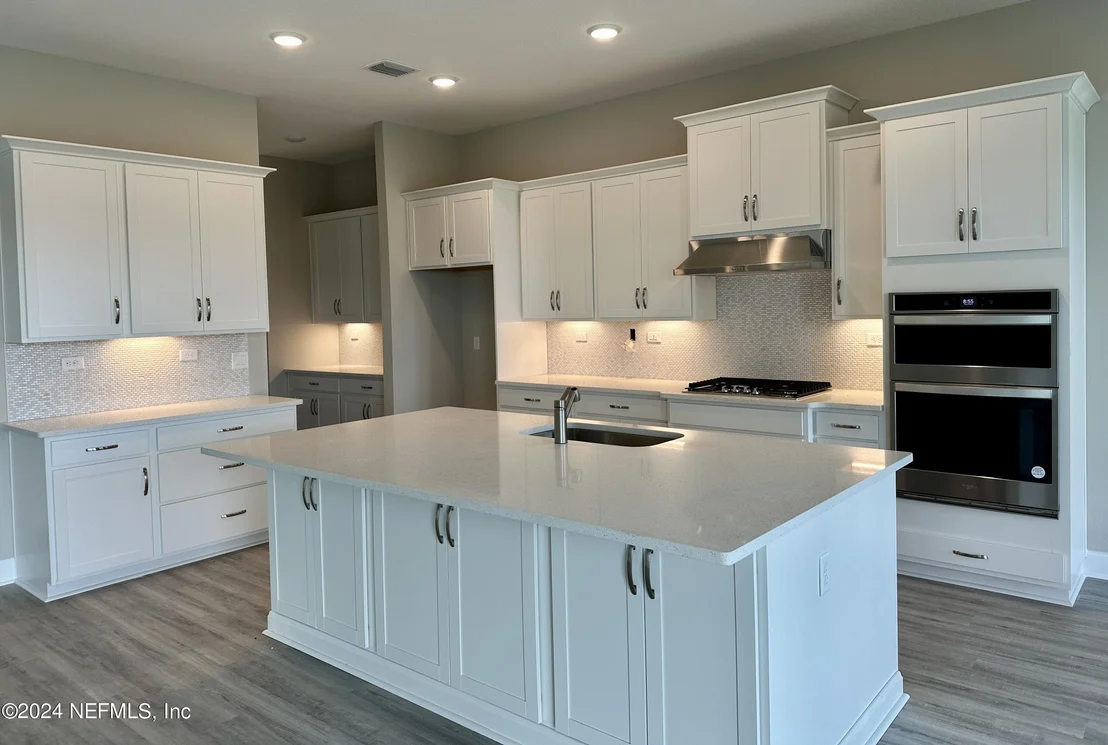 Photo of 387 AMBERWOOD Drive