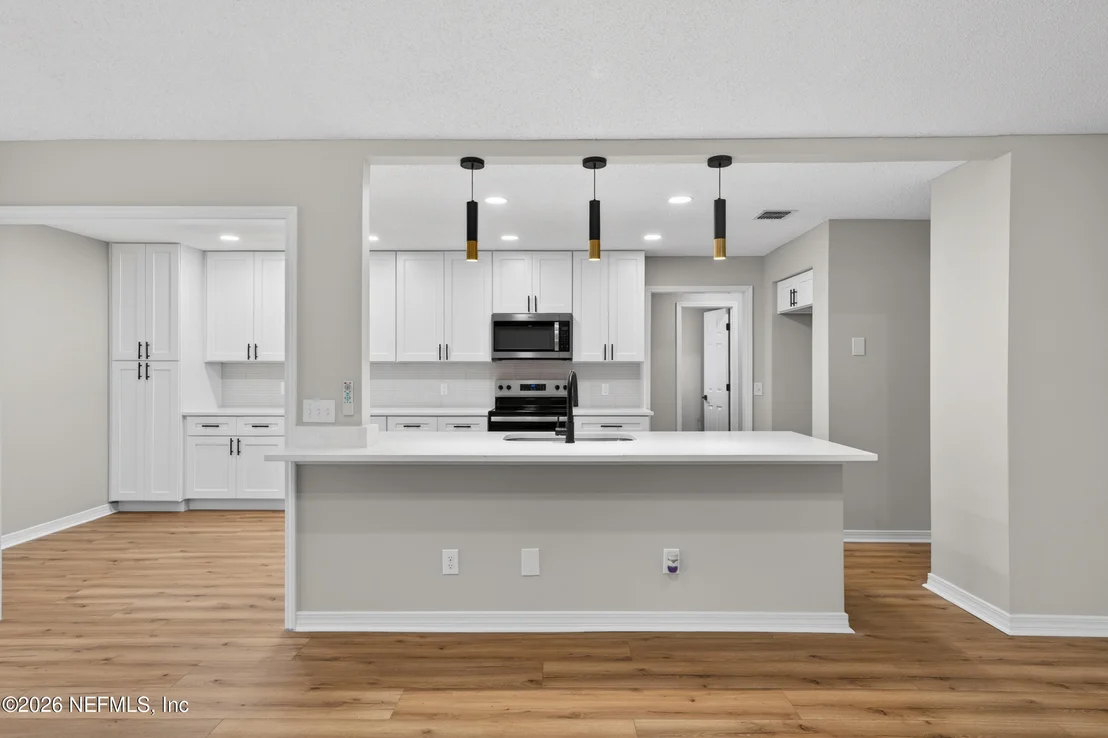 Photo of 655 FINGAL Drive