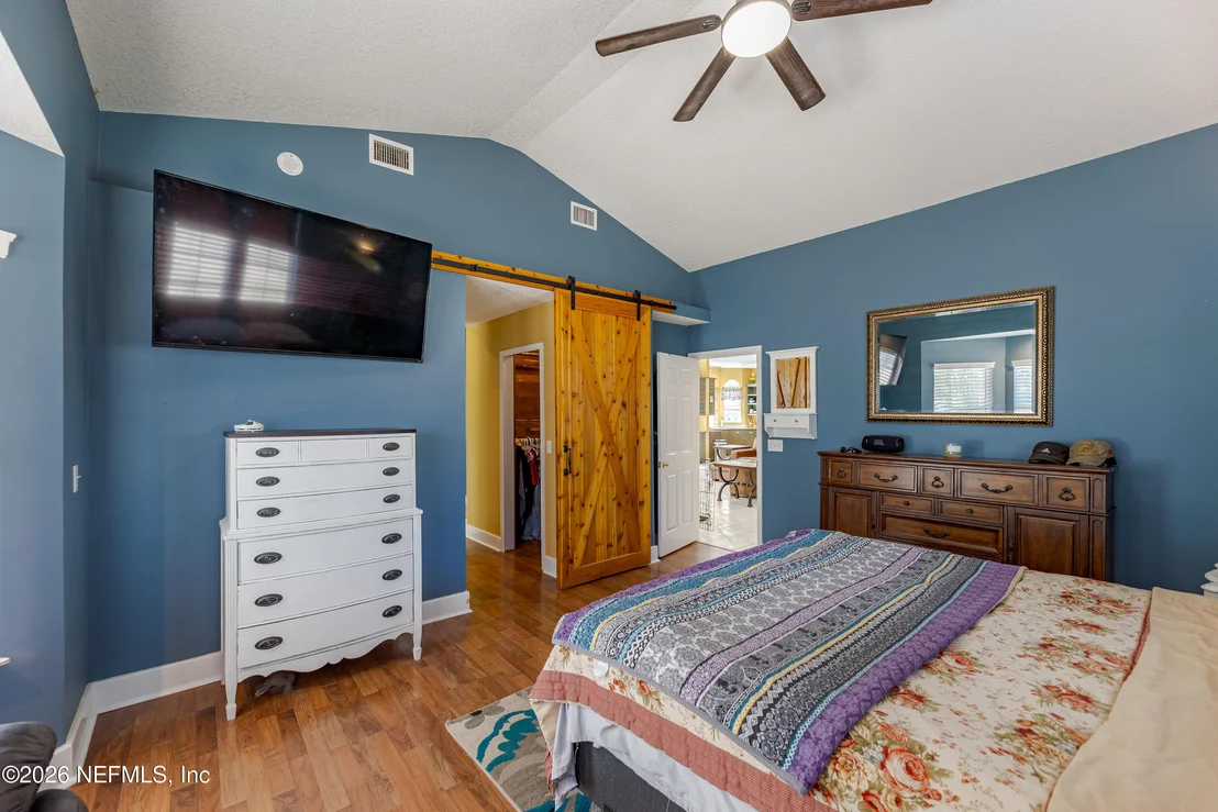 Photo of 8404 NESBITT Road
