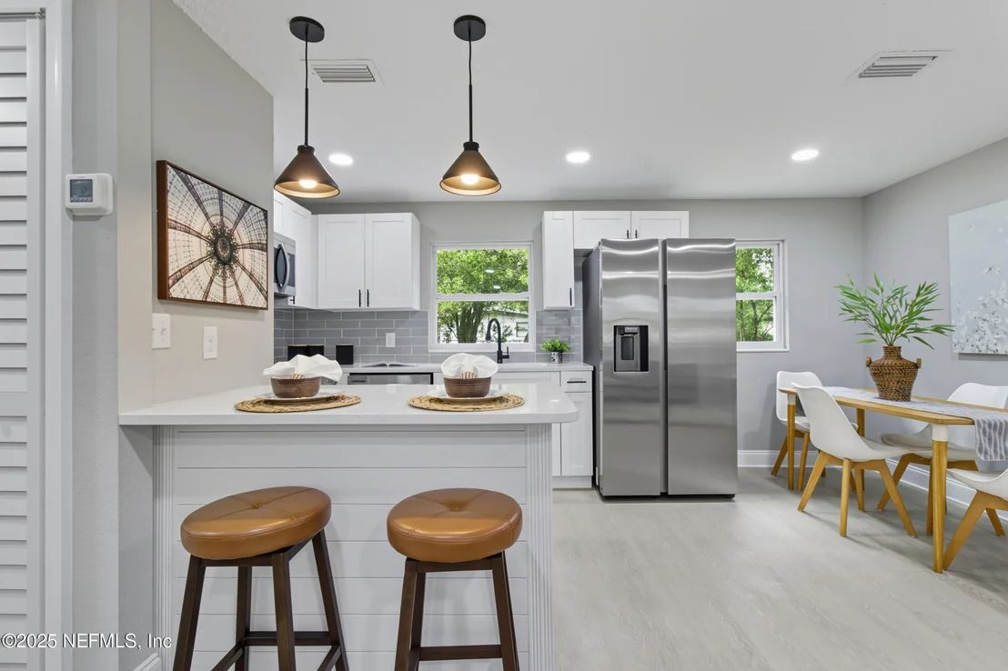 Photo of 337 SONORA Drive