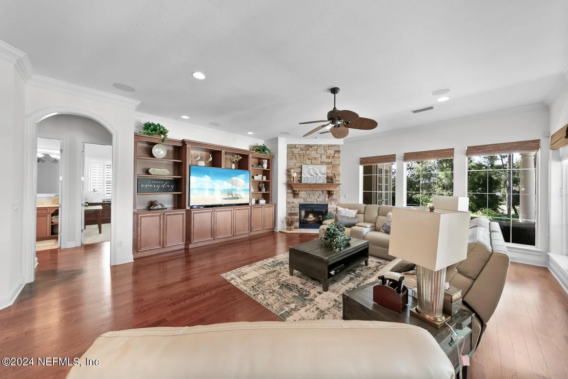 Photo of 752 PROMENADE POINTE Drive