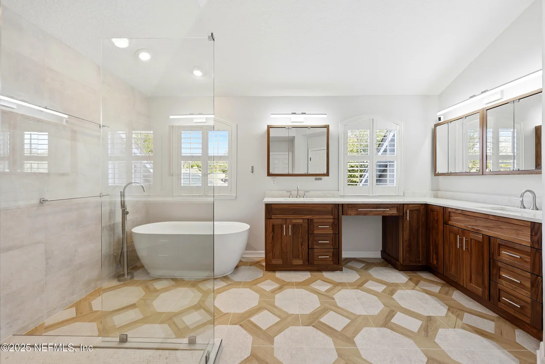Photo of 537 DANDELION Drive