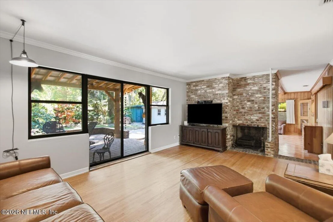 Photo of 1425 OAK HAVEN Road