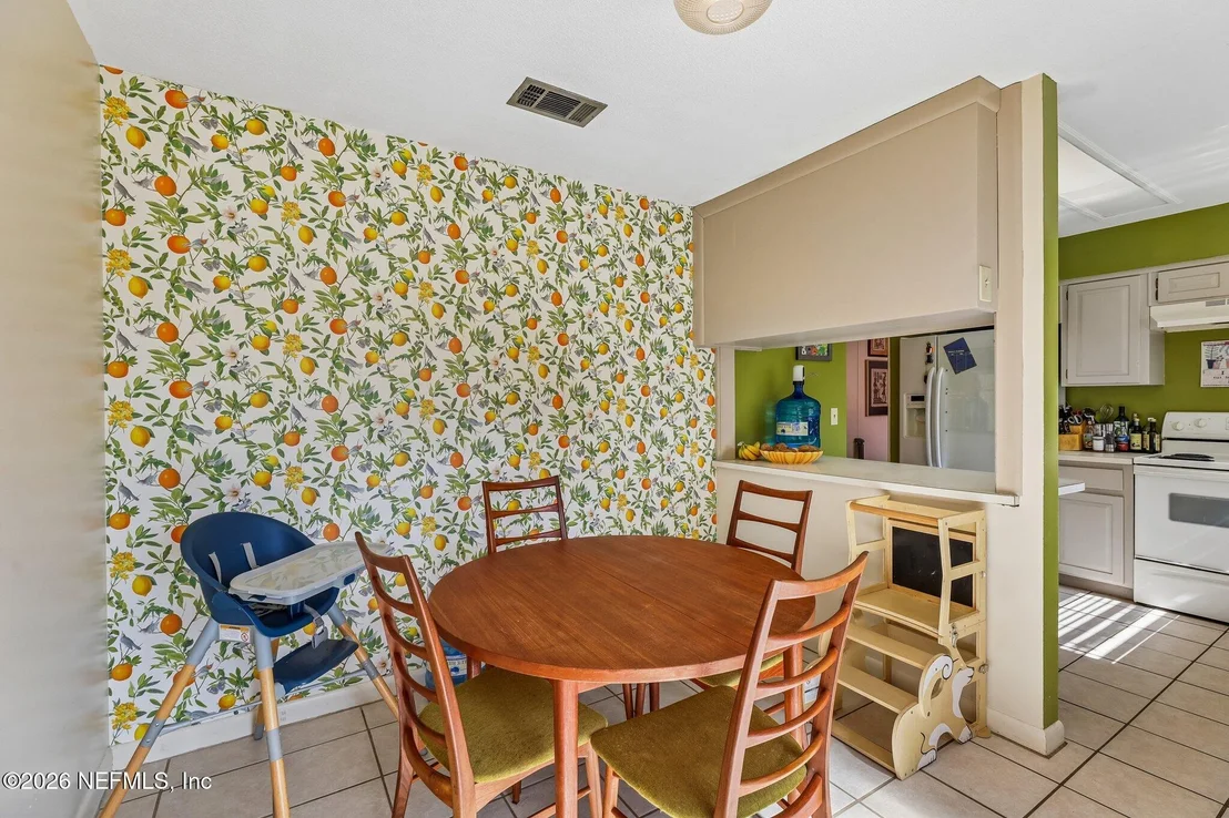 Photo of 1189 CROWN Drive