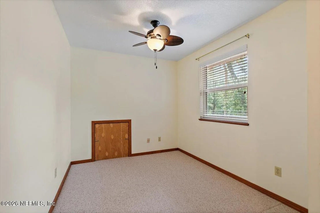 Photo of 1902 N SHERRY Drive N