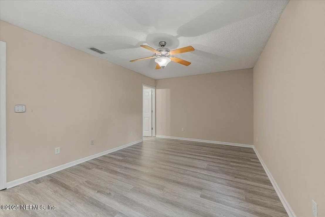Photo of 4527 CLAIRMONT Road