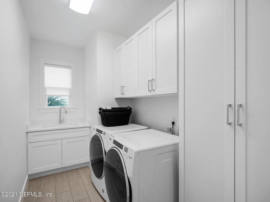 Photo of 203 LORA Street