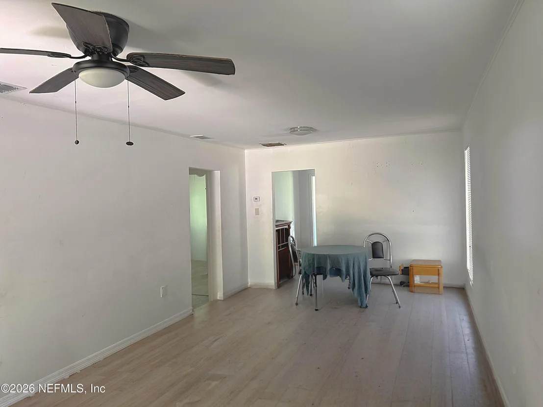 Photo of 1074 HOOD Avenue