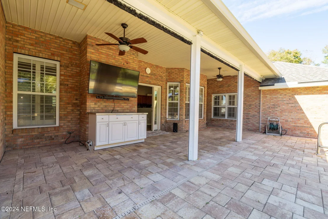 Photo of 44017 GREEN MEADOWS Lane