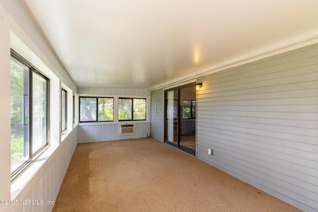 Photo of 101 PINE TREE Lane