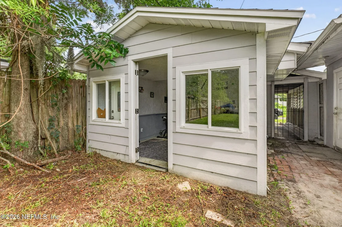 Photo of 1212 CRESTFIELD Road